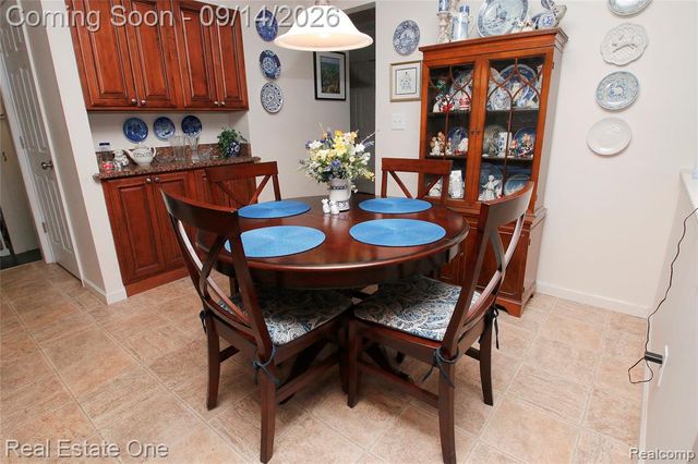 6039 Walker Drive, Troy, MI 48085