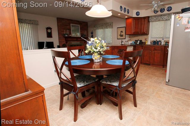 6039 Walker Drive, Troy, MI 48085
