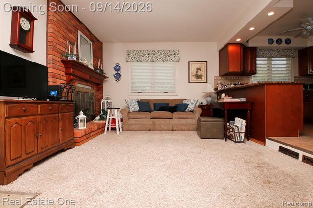 6039 Walker Drive, Troy, MI 48085