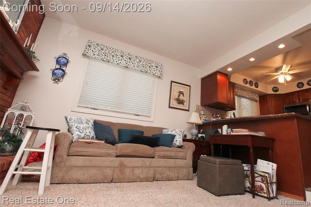 6039 Walker Drive, Troy, MI 48085