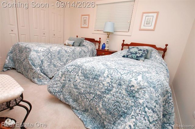 6039 Walker Drive, Troy, MI 48085