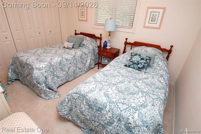 6039 Walker Drive, Troy, MI 48085