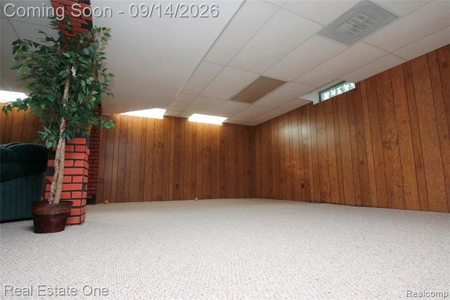 6039 Walker Drive, Troy, MI 48085