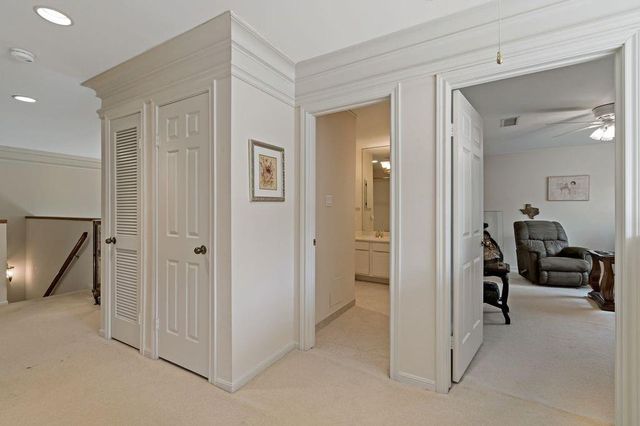 16 Town Oaks Place, Bellaire, TX 77401