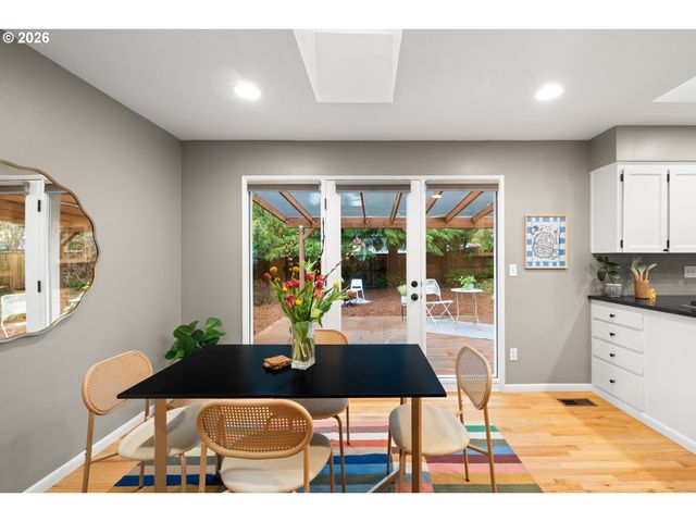 1744 Ne 153RD Pl, Portland, OR 97230