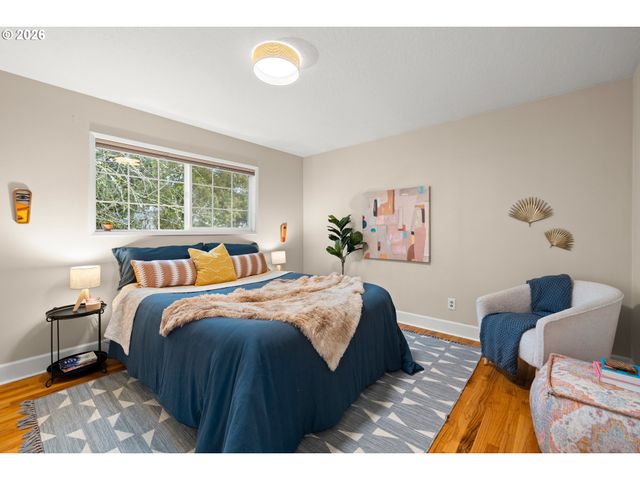 1744 Ne 153RD Pl, Portland, OR 97230