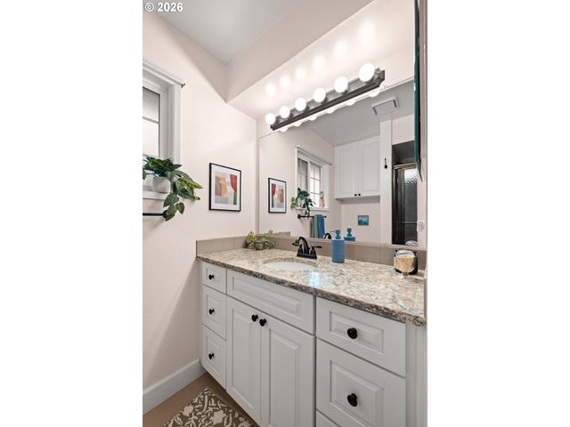 1744 Ne 153RD Pl, Portland, OR 97230