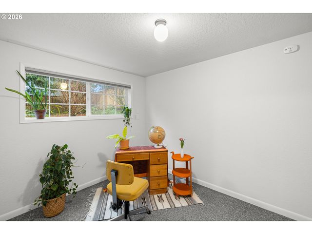 1744 Ne 153RD Pl, Portland, OR 97230