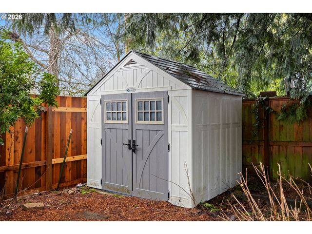 1744 Ne 153RD Pl, Portland, OR 97230