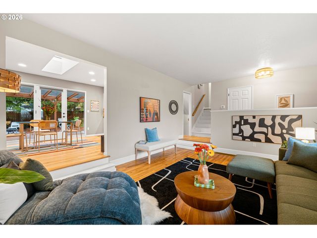 1744 Ne 153RD Pl, Portland, OR 97230