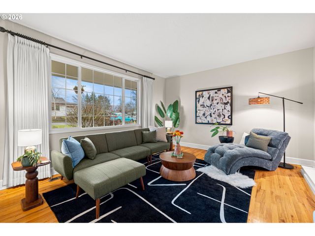 1744 Ne 153RD Pl, Portland, OR 97230