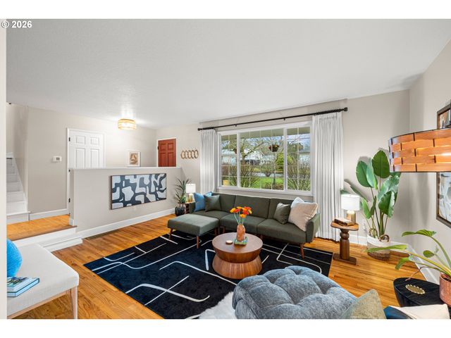 1744 Ne 153RD Pl, Portland, OR 97230