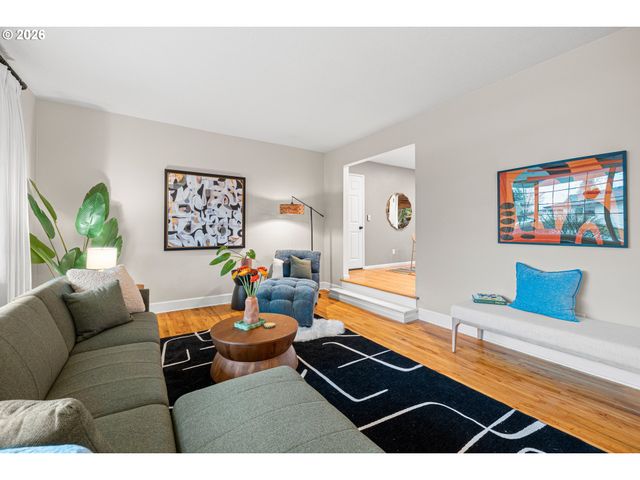 1744 Ne 153RD Pl, Portland, OR 97230