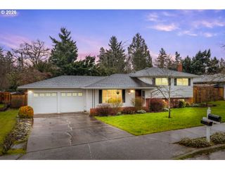 1744 Ne 153RD Pl, Portland, OR 97230