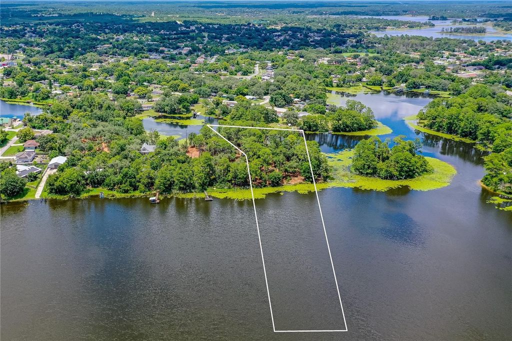 Image 4 of property listing at TWIN OAK STREET, Deltona, FL 32725