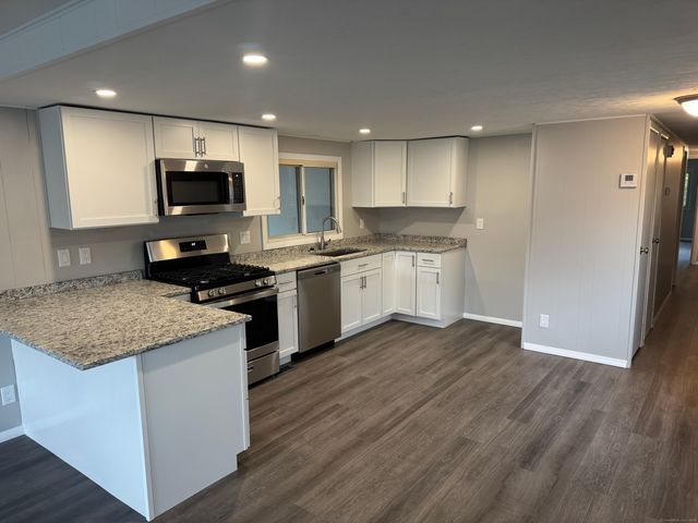 5 Rivermead Boulevard, East Hartford, CT 06118