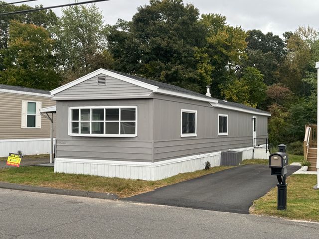 5 Rivermead Boulevard, East Hartford, CT 06118