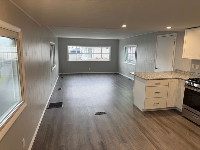 5 Rivermead Boulevard, East Hartford, CT 06118