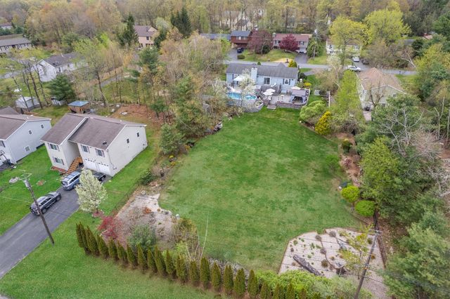 26 Straight Path, Rock Hill, NY 12775