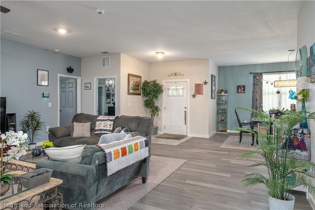 182 Woodstork Way, Frostproof, FL 33843