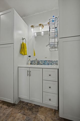 424 Eisenhower Dr, Ashland City, TN 37015