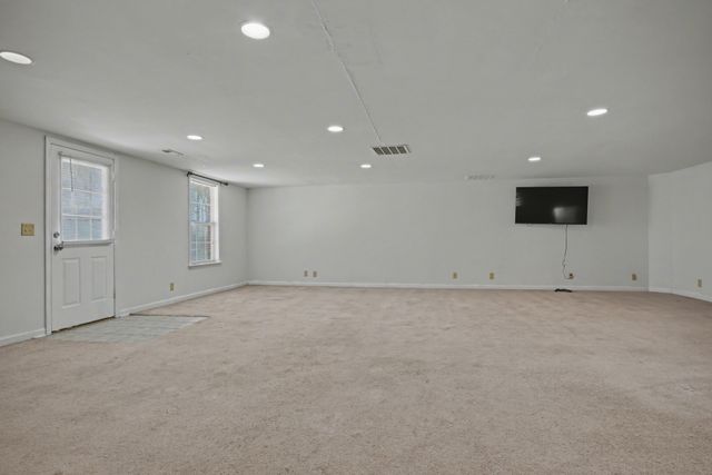 424 Eisenhower Dr, Ashland City, TN 37015