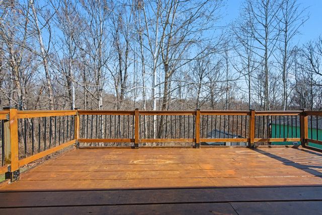 424 Eisenhower Dr, Ashland City, TN 37015