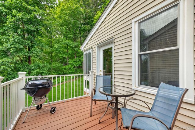 31 Bridgewater Way, Poughkeepsie, NY 12601