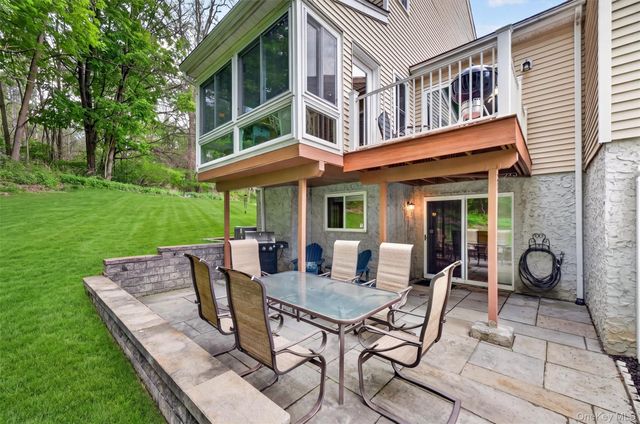 31 Bridgewater Way, Poughkeepsie, NY 12601