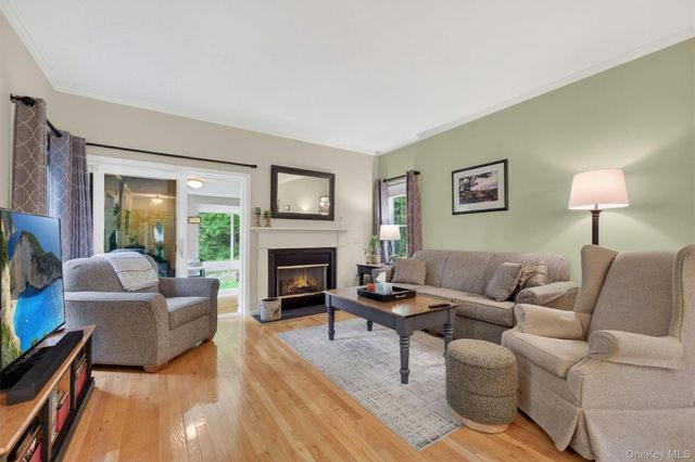 31 Bridgewater Way, Poughkeepsie, NY 12601