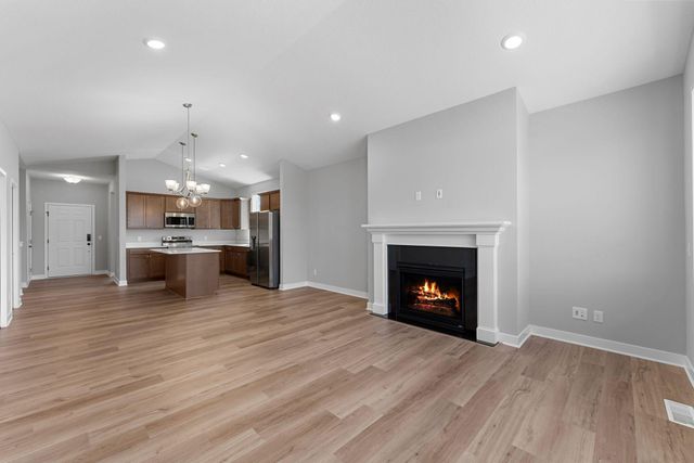 2120 Ridgepointe Drive, Hastings, MN 55033