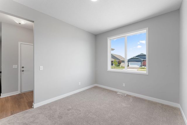 2120 Ridgepointe Drive, Hastings, MN 55033