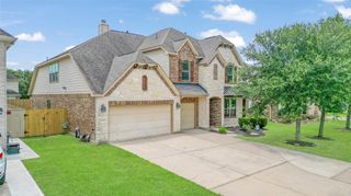 1227 Martinez Court, Friendswood, TX 77546