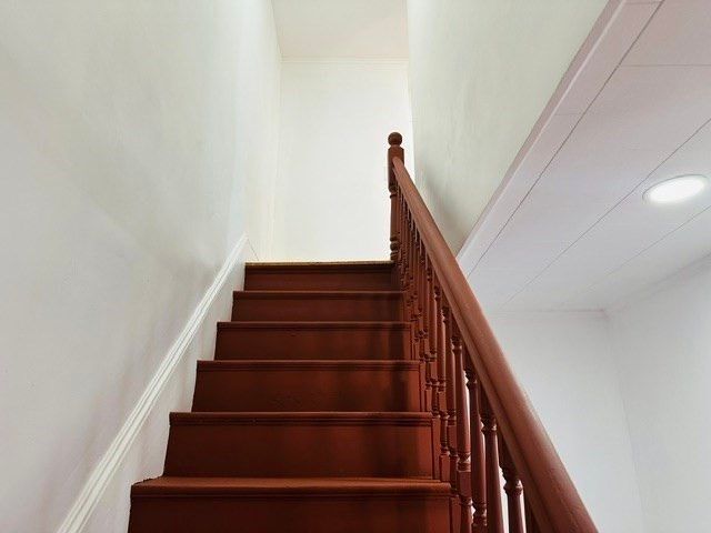 159 Ludlam St, Lowell, MA 01850