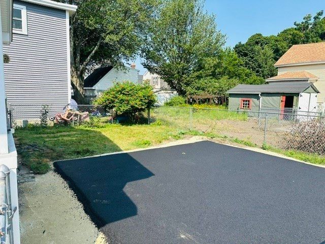 159 Ludlam St, Lowell, MA 01850