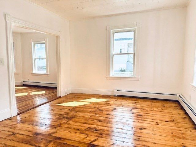 159 Ludlam St, Lowell, MA 01850