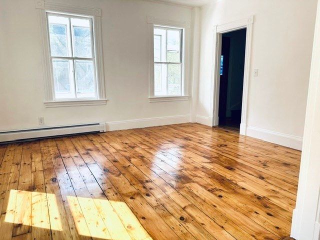 159 Ludlam St, Lowell, MA 01850