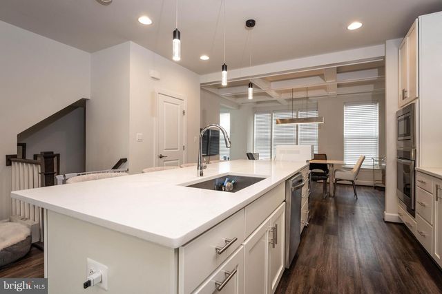 5207 RIDGEVIEW RETREAT DR, Chantilly, VA 20151