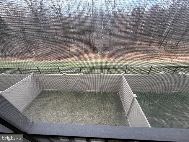 5207 RIDGEVIEW RETREAT DR, Chantilly, VA 20151