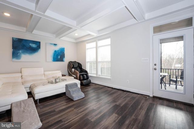 5207 RIDGEVIEW RETREAT DR, Chantilly, VA 20151