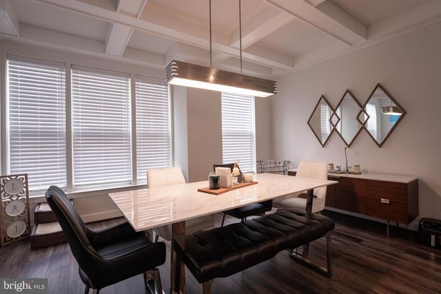 5207 RIDGEVIEW RETREAT DR, Chantilly, VA 20151