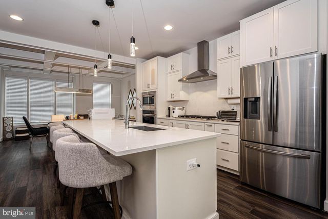 5207 RIDGEVIEW RETREAT DR, Chantilly, VA 20151