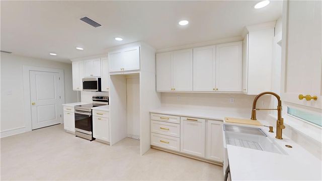 22 Hurlbert Street, Mobile, AL 36607