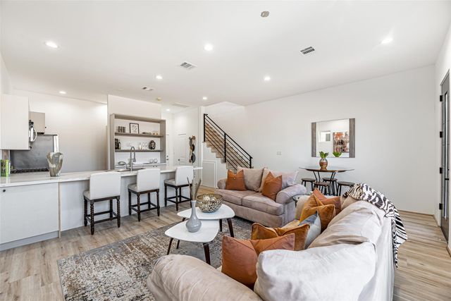 15000 S Richmond Avenue 5, Houston, TX 77082