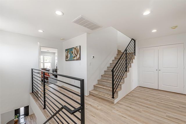 15000 S Richmond Avenue 5, Houston, TX 77082