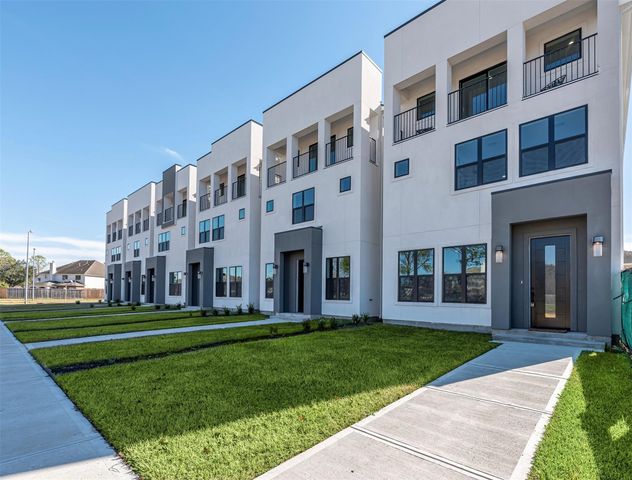 15000 S Richmond Avenue 5, Houston, TX 77082
