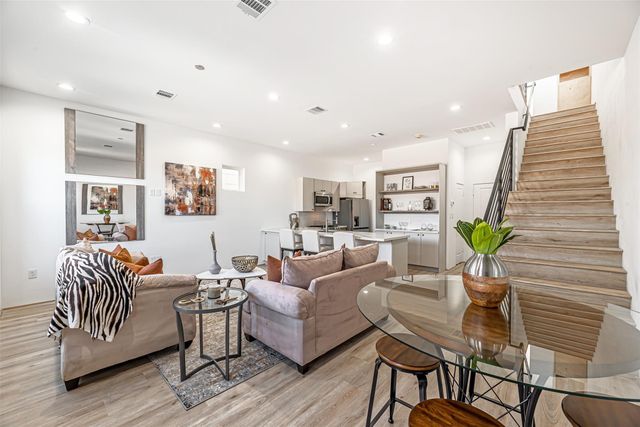 15000 S Richmond Avenue 5, Houston, TX 77082