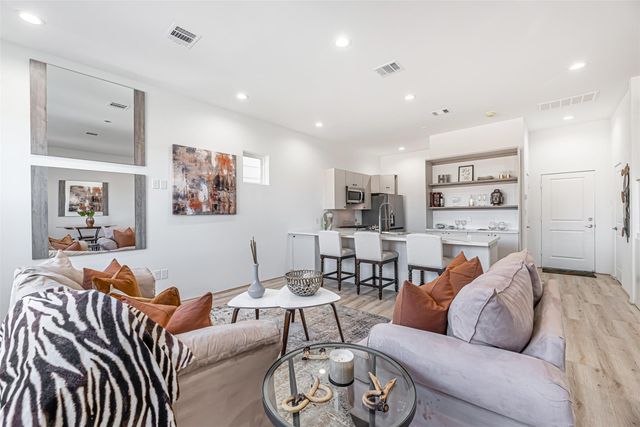 15000 S Richmond Avenue 5, Houston, TX 77082