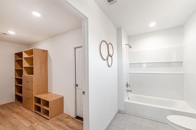 15000 S Richmond Avenue 5, Houston, TX 77082