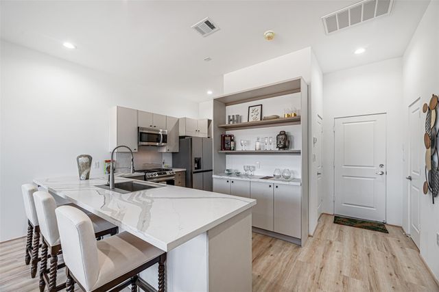 15000 S Richmond Avenue 5, Houston, TX 77082